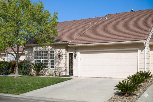 337 Village Dr, Dinuba, CA, 93618-3533 | Card Image