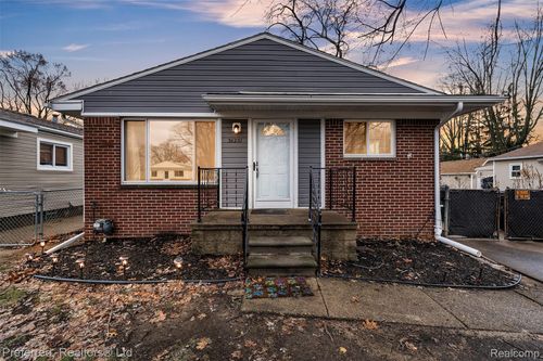 36231 Schley Ave, Westland, MI, 48186-8310 | Card Image