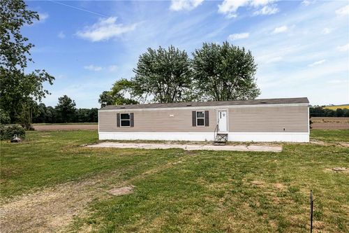 3132 E 580 North Rd, Stewardson, IL, 62463-4134 | Card Image