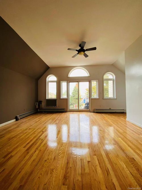 2-6420 Perry Ave, Maspeth, NY, 11378-2438 | Card Image