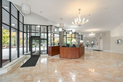 apt-1604n-250 Hammond Pond Pkwy, Chestnut Hill, MA, 02467-1564 | Card Image