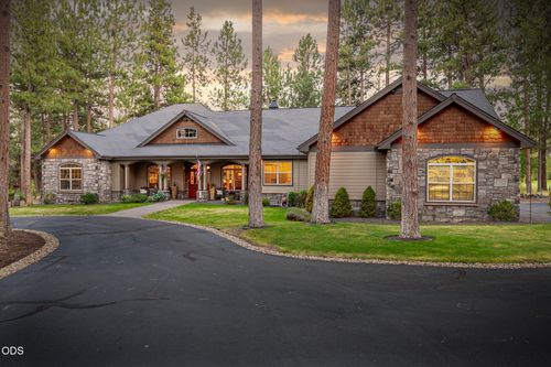 17147 Caddis Ct, Sisters, OR, 97759-9826 | Card Image