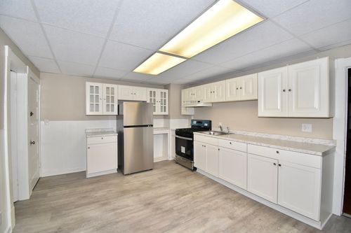 a-56 Kenyon St, Springfield, MA, 01109-3014 | Card Image