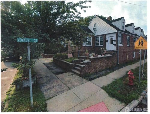 2ndfl-82 Woodbridge Ave, Highland Park, NJ, 08904-3261 | Card Image