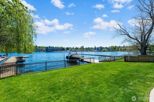 8696 Island Dr S, Seattle, WA, 98118-4734 | Card Image