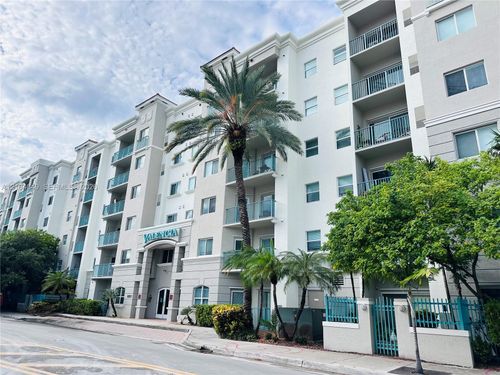 654-6001 Sw 70th St, South Miami, FL, 33143-3441 | Card Image