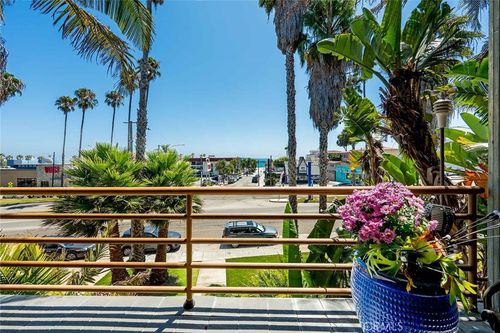 1-3811 E Livingston Dr, Long Beach, CA, 90803-2800 | Card Image