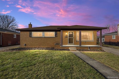 31656 Summers St, Livonia, MI, 48154-4286 | Card Image