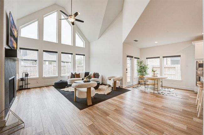 Great Room | Image 12