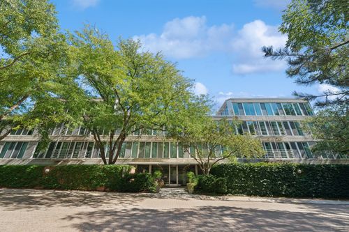 302-2525 Wellington Ct, Evanston, IL, 60201-4982 | Card Image