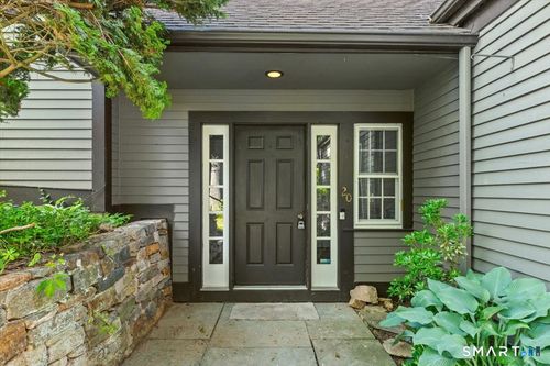 20 Long Hill Farm, Guilford, CT, 06437-1867 | Card Image