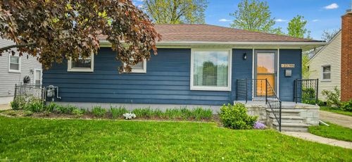 22705 California St, Saint Clair Shores, MI, 48080-3826 | Card Image