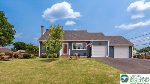 3063 Clearview St, Palmer Twp, PA, 18045-2401 | Card Image