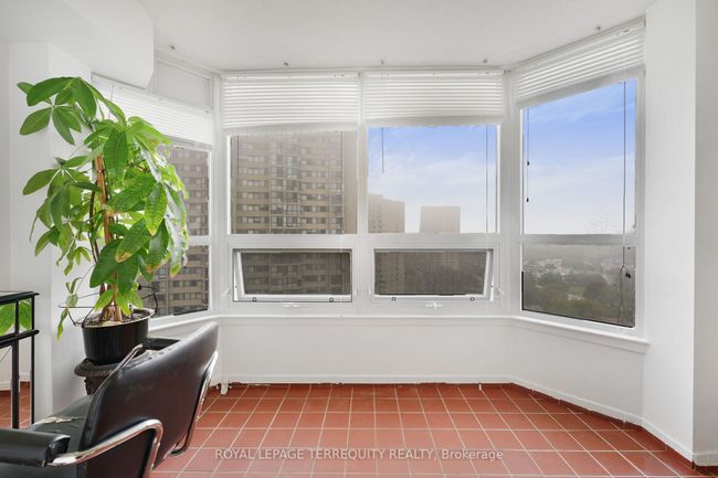1702 - 8 Lisa St, Condo with 3 bedrooms, 2 bathrooms and null parking in Brampton ON | Image 12