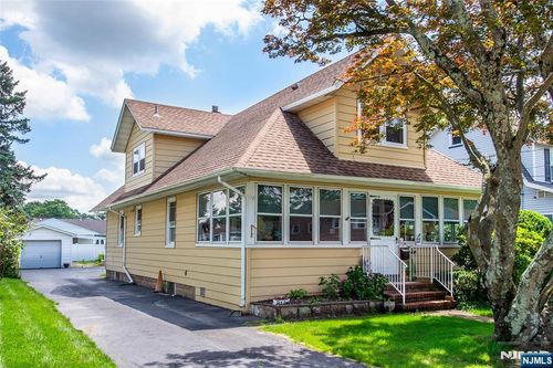 21 Riverdale Pkwy, Riverdale, NJ, 07457-1106 | Card Image