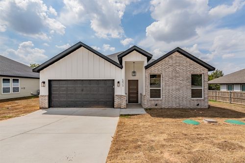5824 Stonegate Cir, Granbury, TX, 76048-6538 | Card Image