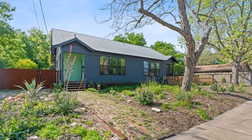 708 W Prairie Lea St, Lockhart, TX, 78644-2534 | Card Image