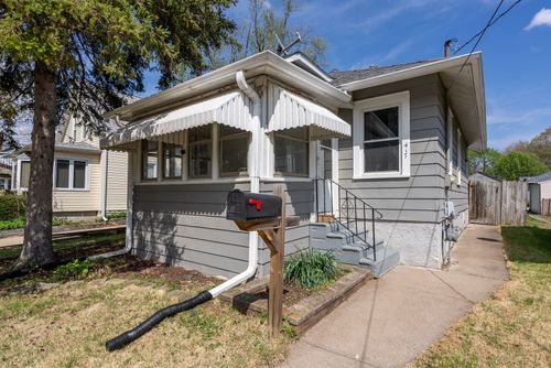 417 9th St, Silvis, IL, 61282-1414 | Card Image