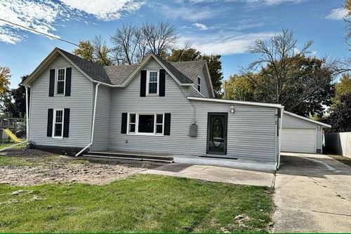 66 4th St Ne, Badger, IA, 50516-7727 | Card Image