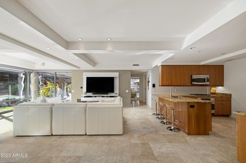 2011-7131 E Rancho Vista Dr, Scottsdale, AZ, 85251-1468 | Card Image