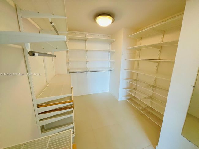 APT-11B - 881 Ocean Dr, Condo with 2 bedrooms, 2 bathrooms and null parking in Key Biscayne FL | Image 46