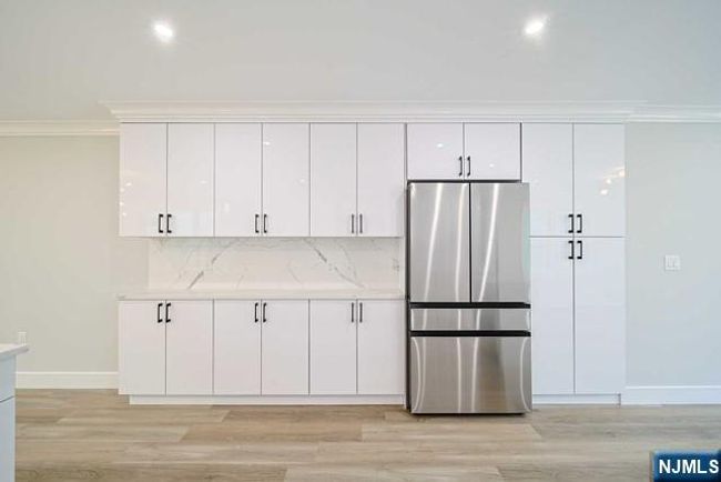39 Henry Ave, Home with 3 bedrooms, 4 bathrooms and null parking in Palisades Park NJ | Image 12
