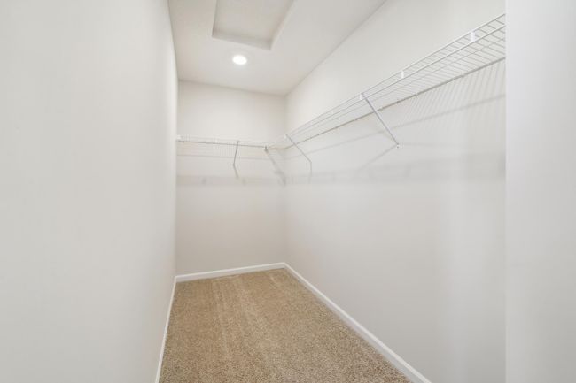 Large walk in closet | Image 12