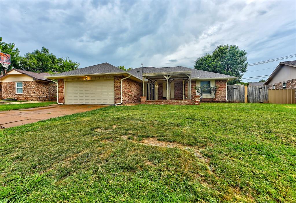 Nail Pkwy, Moore, OK 73160