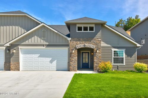 8809 Kail Dr, Yakima, WA, 98908-1063 | Card Image