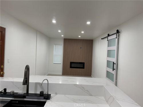 unit-105-18645 Hatteras St, Tarzana, CA, 91356-1862 | Card Image