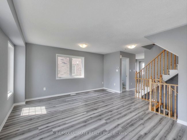 487 Rossland Rd E, House attached with 3 bedrooms, 3 bathrooms and 1 parking in Ajax ON | Image 13