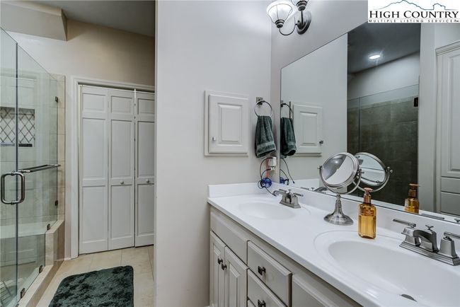 Primary bath. | Image 22