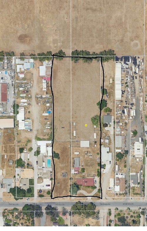 18316 Hawthorne Ave, Bloomington, CA, 92316-1406 | Card Image