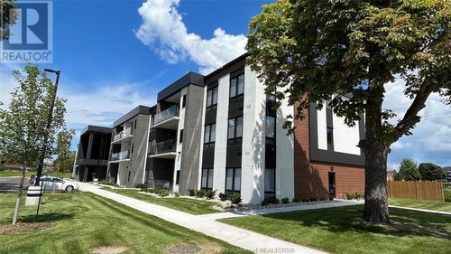 102-140 Main St E, Kingsville, ON, N9Y1A6 | Card Image