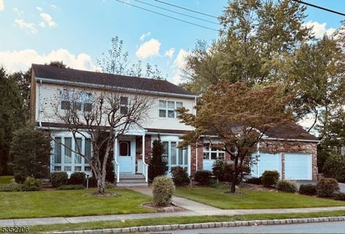 34 Brian Rd, West Caldwell, NJ, 07006-8234 | Card Image