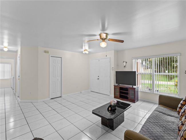 Living Room | Image 10