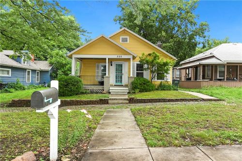 320 Vine St, Leavenworth, KS, 66048-3431 | Card Image