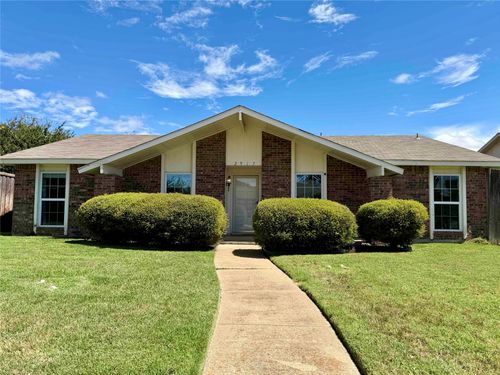 2917 Esquire Ln, Garland, TX, 75044-6223 | Card Image