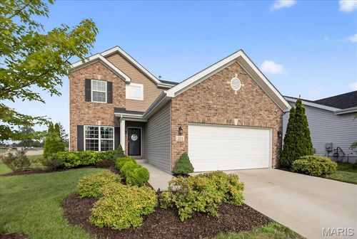 201 Pearl Vista Dr, O Fallon, MO, 63366-4409 | Card Image