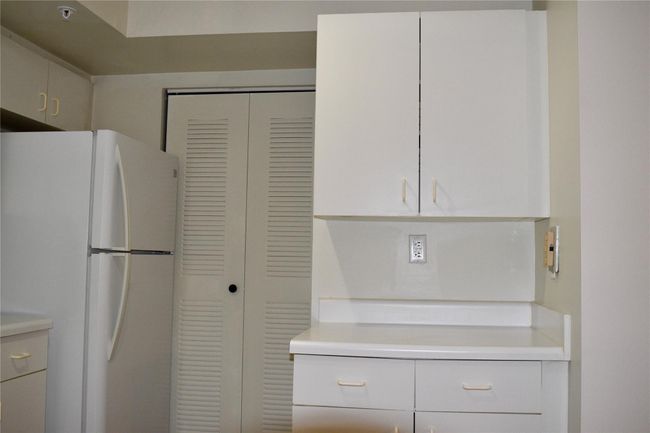 2017 REFRIGERATOR | Image 5