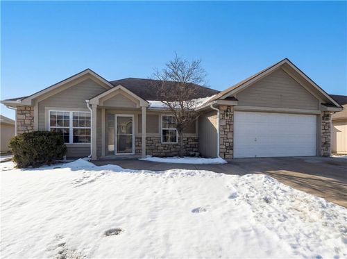 1607 Nw Hilltop Ln, Grain Valley, MO, 64029-7823 | Card Image