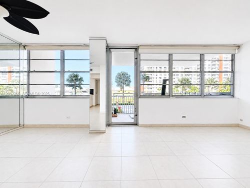 115-250 174th St, Sunny Isles Beach, FL, 33160-3323 | Card Image