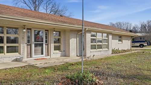 8 Hilltop Rd, Fayetteville, TN, 37334-6746 | Card Image