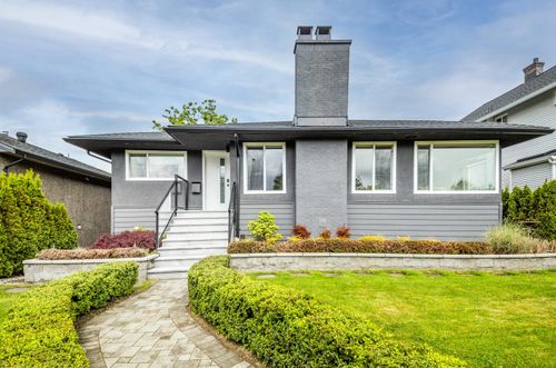 8647 10th Ave, Burnaby, BC, V3N2S9 | Card Image
