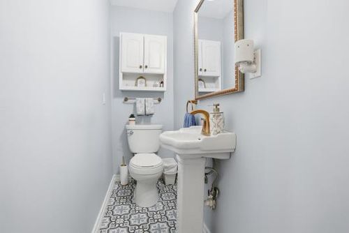 1413 N Clinton Blvd, Bloomington, IL, 61701-1811 | Card Image