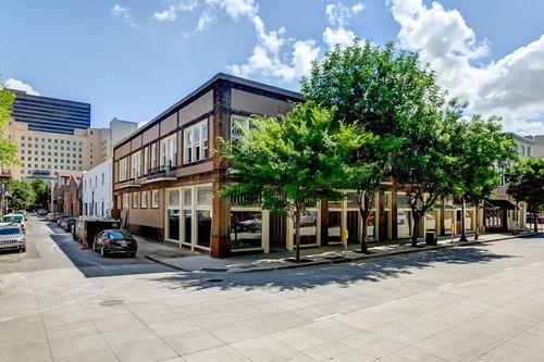 f-611 Julia Street, New Orleans, LA, 70115 | Card Image