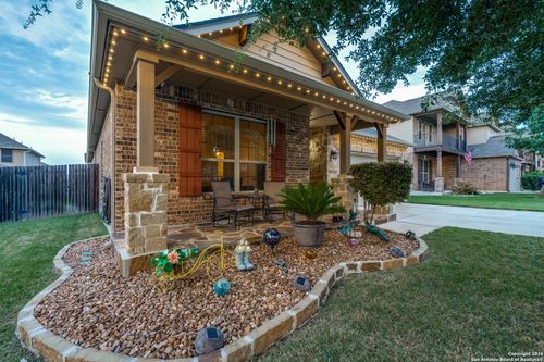 528 Saddle Hl, Cibolo, TX, 78108-3657 | Card Image