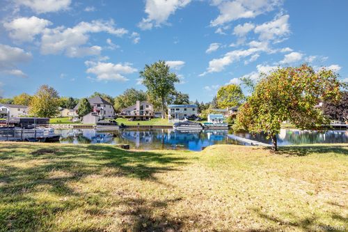 14108 North Rd, Fenton, MI, 48430-1394 | Card Image