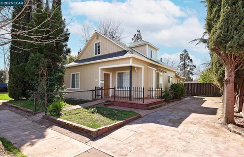 104 Irene Ave, Roseville, CA, 95678-3226 | Card Image