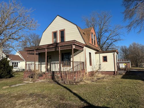 410 N Colfax St, Crescent City, IL, 60928-8129 | Card Image